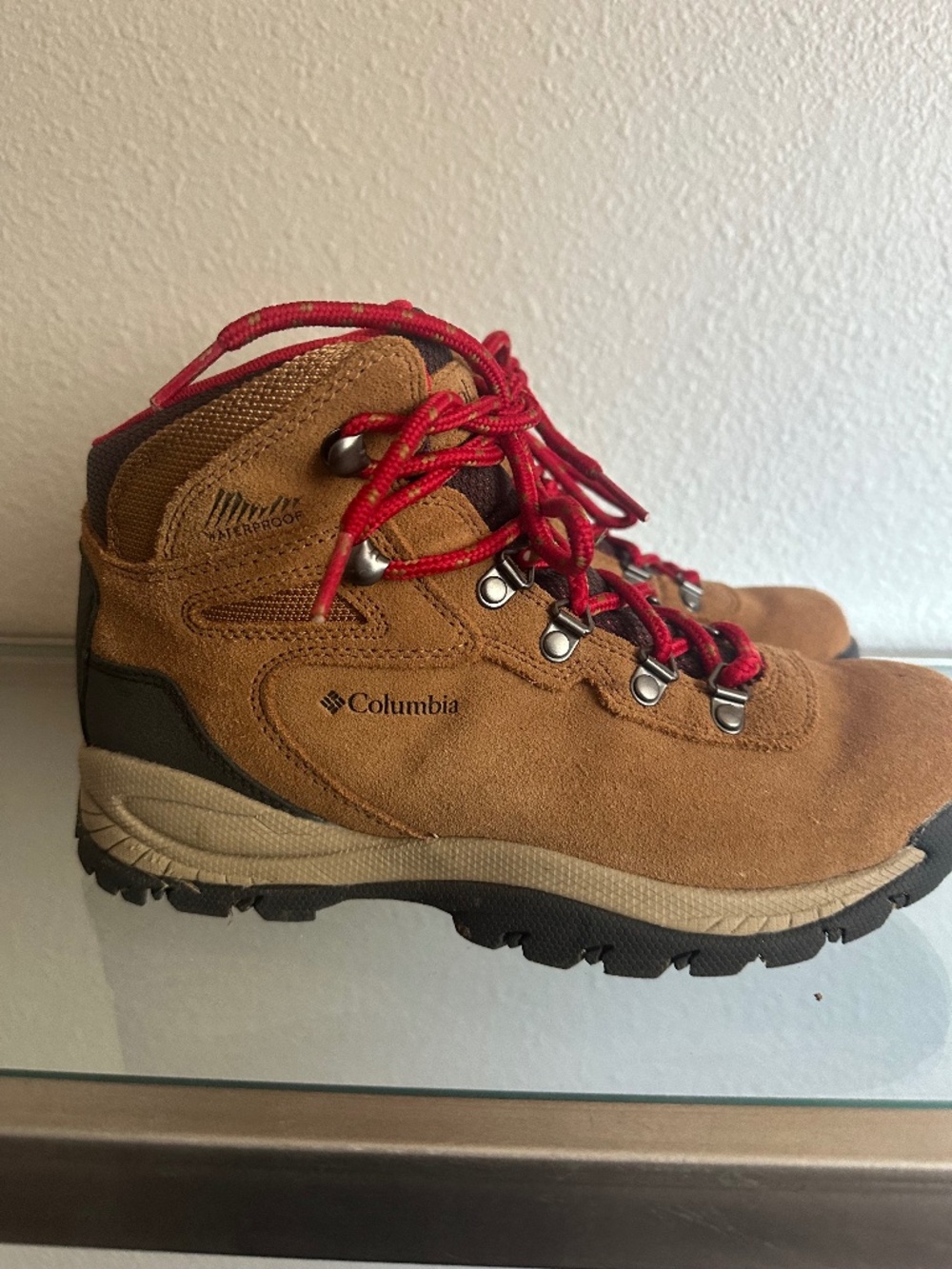 Columbia women’s hiking boots